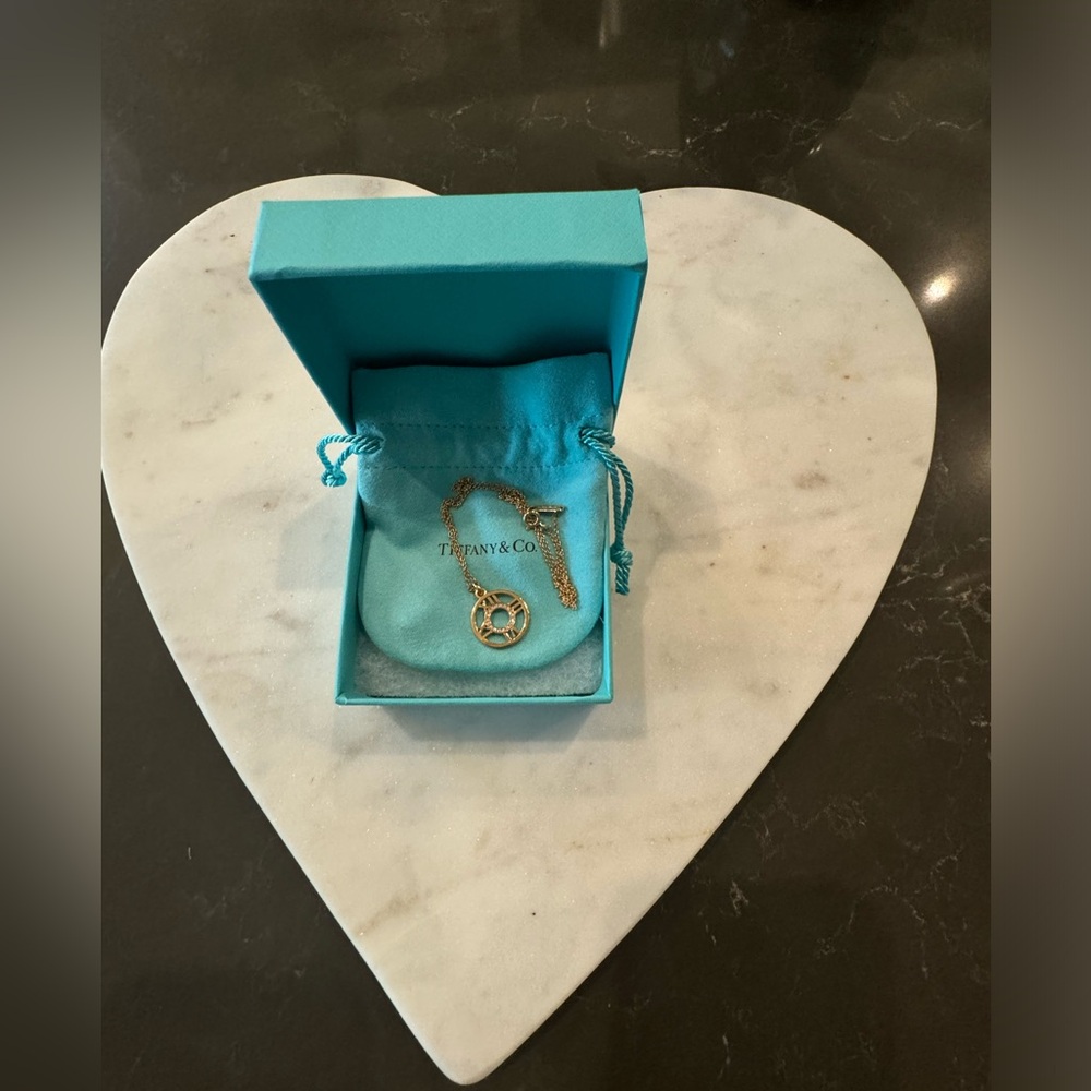 Tiffany & Co.Diamond Atlas Open Medallion Necklace 18k Gold